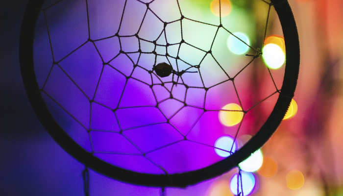 解锁超导性：麻省理工学院物理学家首次在3D晶体中捕获电子