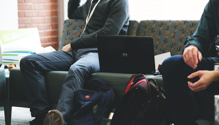 环境部长是最新一位表示将在下次选举中退出的保守党人