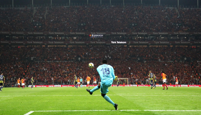 费内巴切新教练穆里尼奥抵达伊斯坦布尔