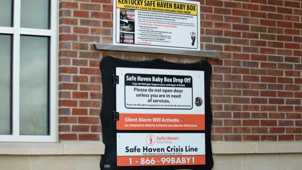 肯塔基州第一个婴儿被匿名送到“婴儿箱” 肯塔基州第一个婴儿被匿名送到“婴儿箱”