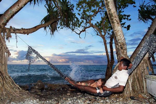 澳大利亚宣布计划帮助图瓦卢居民逃离海平面上升和气候变化带来的风暴 澳大利亚宣布计划帮助图瓦卢居民逃离海平面上升和气候变化带来的风暴