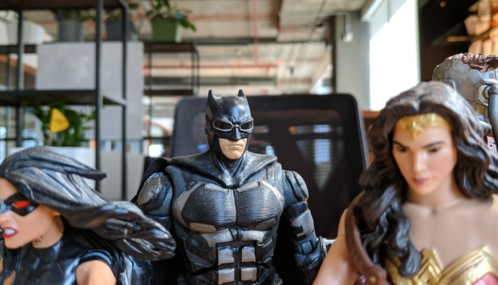 蓝甲虫：DC的第一部拉丁裔超级英雄电影是关于什么的？