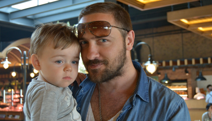 一名男子在德鲁·巴里摩尔家附近被捕后被指控跟踪她 一名男子在德鲁·巴里摩尔家附近被捕后被指控跟踪她