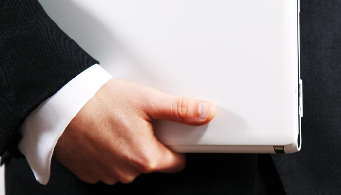 如何以及何时在宝宝身上安全地使用驱蚊剂 如何以及何时在宝宝身上安全地使用驱蚊剂