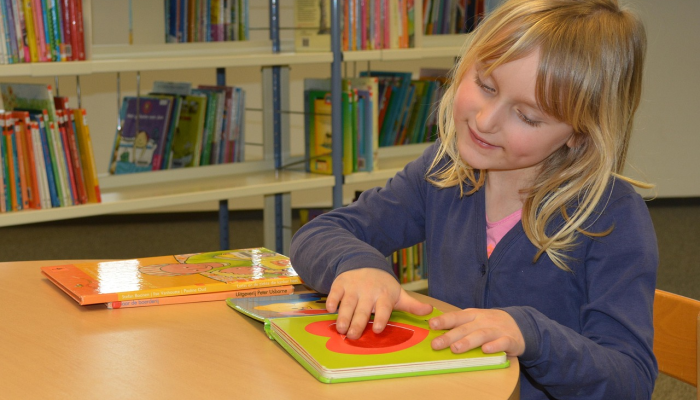 我该如何阻止我5个月大的孩子尖叫？