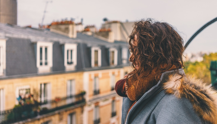天主教神父被控强奸16岁少女投降 天主教神父被控强奸16岁少女投降