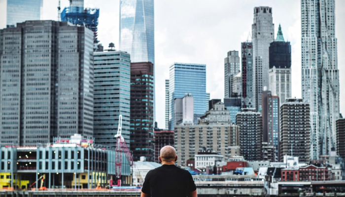 美国一些城市的收入比大流行前的水平增加了30%