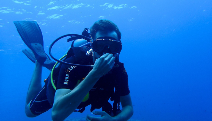 泰坦尼克号沉船视频：1986年潜水的罕见片段将被公布