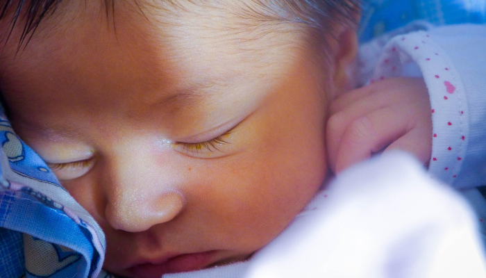 母乳喂养时可以服用泰诺吗？专家的意见