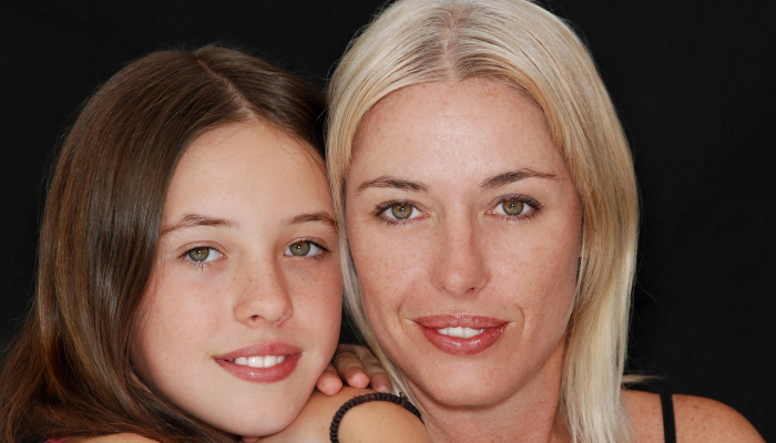 女儿装扮成“私人司机爸爸”的视频触动了网友的心 女儿装扮成“私人司机爸爸”的视频触动了网友的心