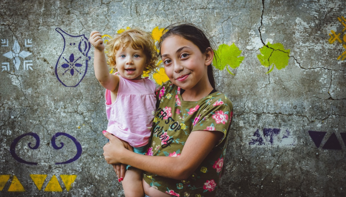 女儿装扮成“私人司机爸爸”的视频触动了网友的心 女儿装扮成“私人司机爸爸”的视频触动了网友的心