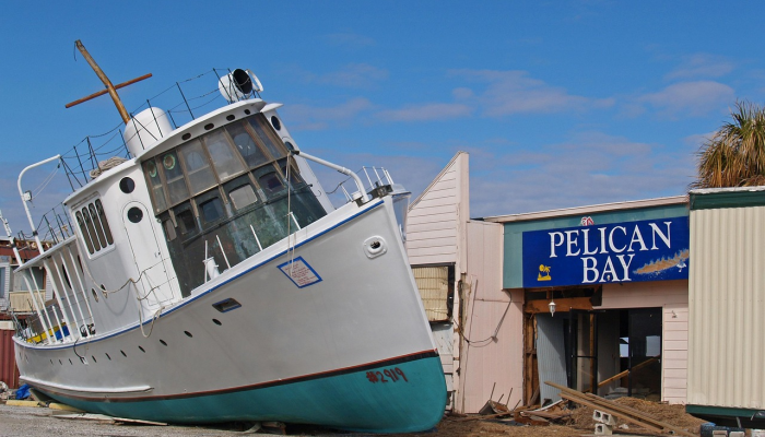 美国宇航局将其价值500亿美元的月球火箭暴露在妮可飓风的强风中