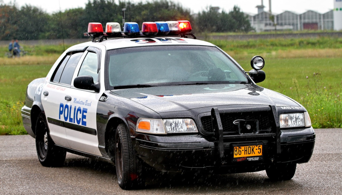 乔治亚州警方称，一名7岁男孩在加油站被枪杀现在爸爸被起诉了