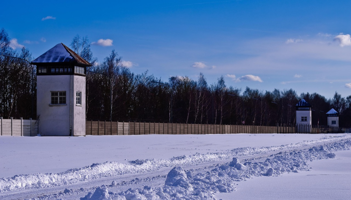 以色列在战争的第99天轰炸加沙